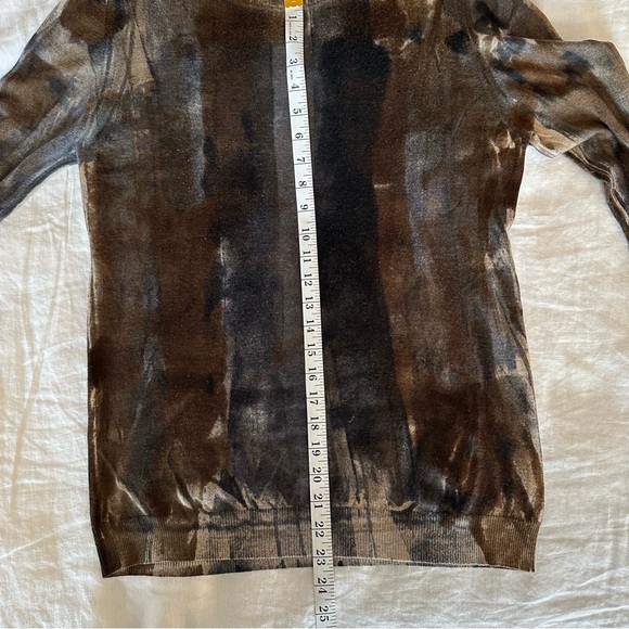 Cashmere and Silk Sweater - Picture 5 of 7